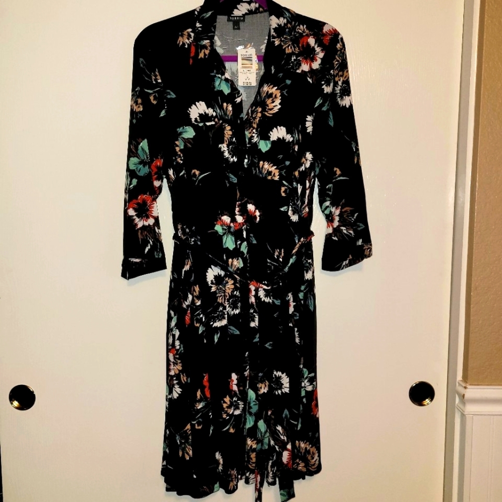 Torrid floral button-down dress with fabric belt with pockets